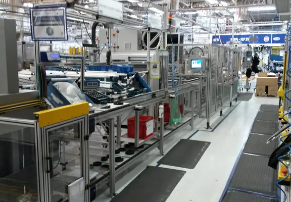 Linha de montagem robotizada  ARV Systems - Soluções Industriais